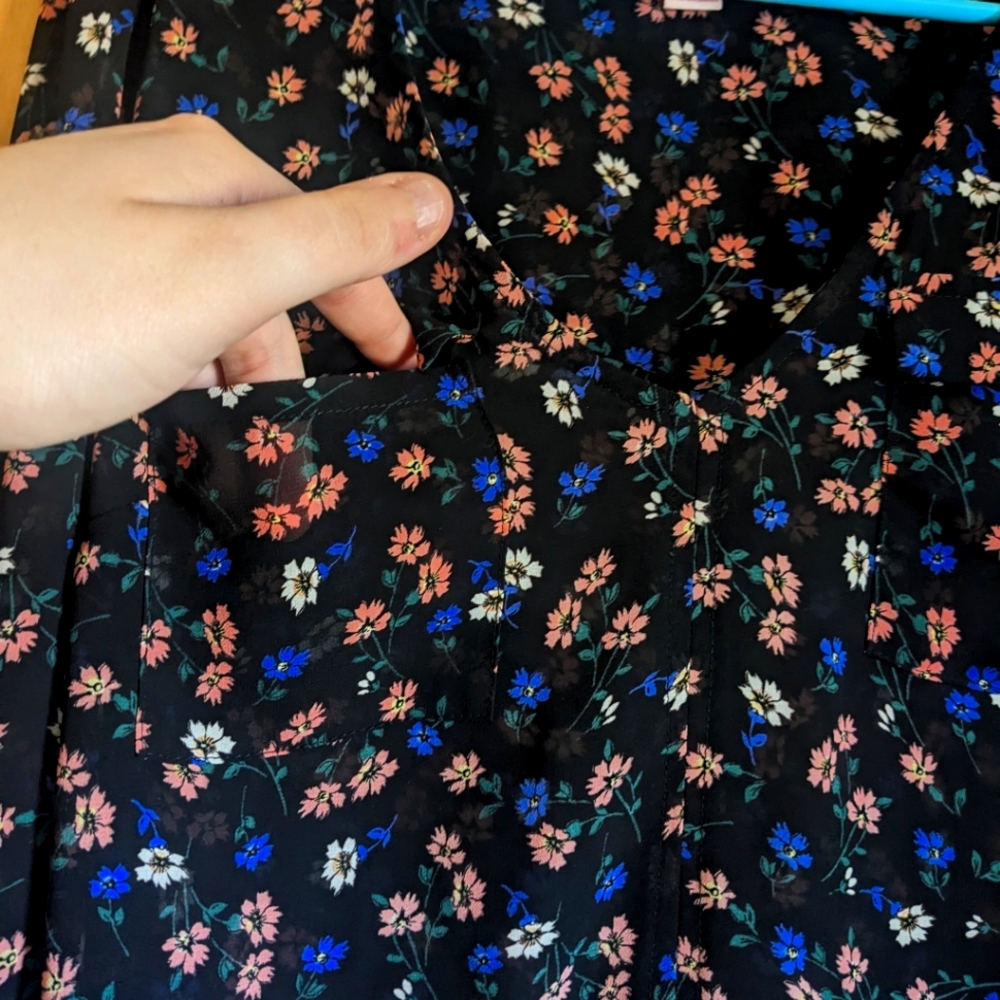 Floral Blouse - Picture 4 of 5